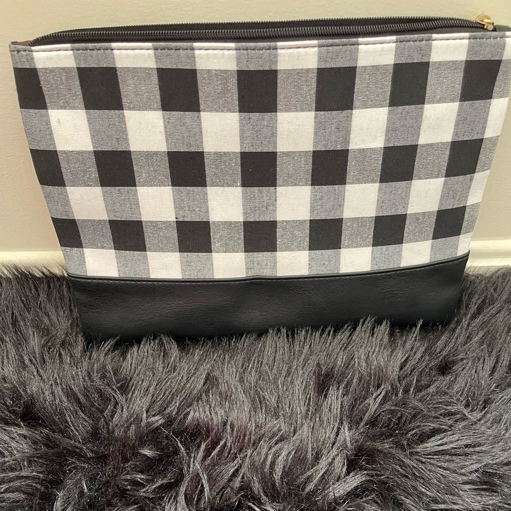 Buffalo Plaid Clutch, Black and White,